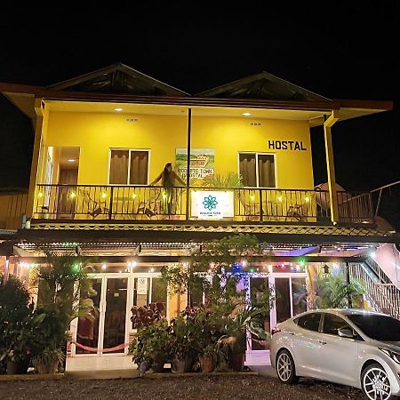 Boquete Town Hostal エクステリア 写真